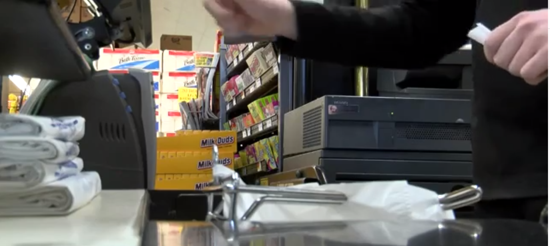 U.S. inflation reaches new 40-year high, financial expert provides tips